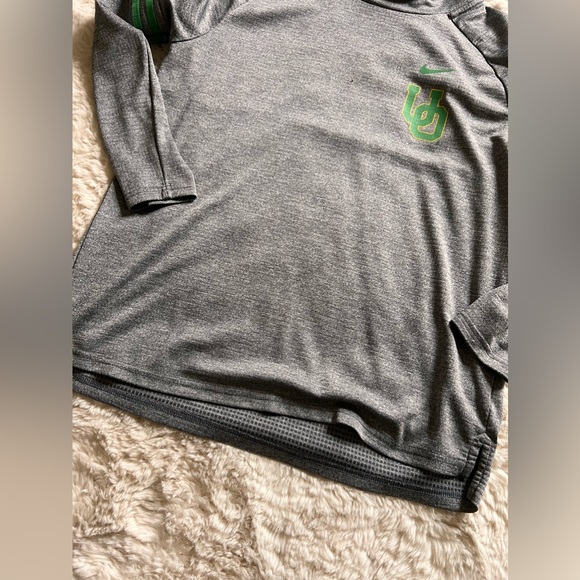 Nike Women’s Oregon Ducks Long Sleeve Pullover - Picture 6 of 9
